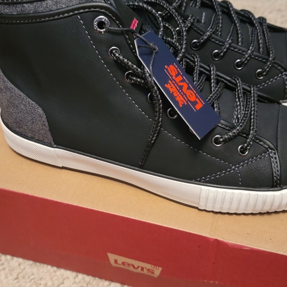 Men's Levi's Shoes - Picture 6 of 12
